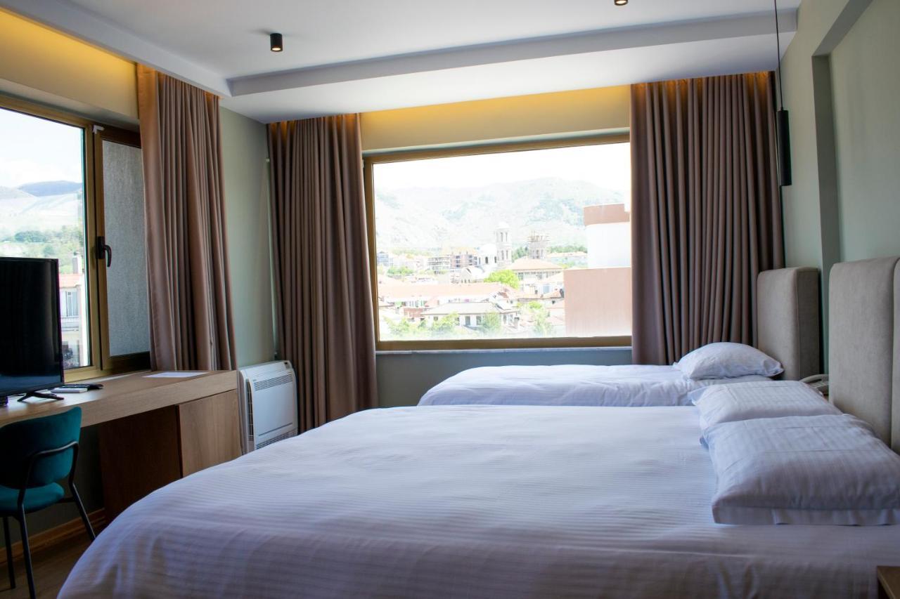 Bocca Hotel Korce Ngoại thất bức ảnh