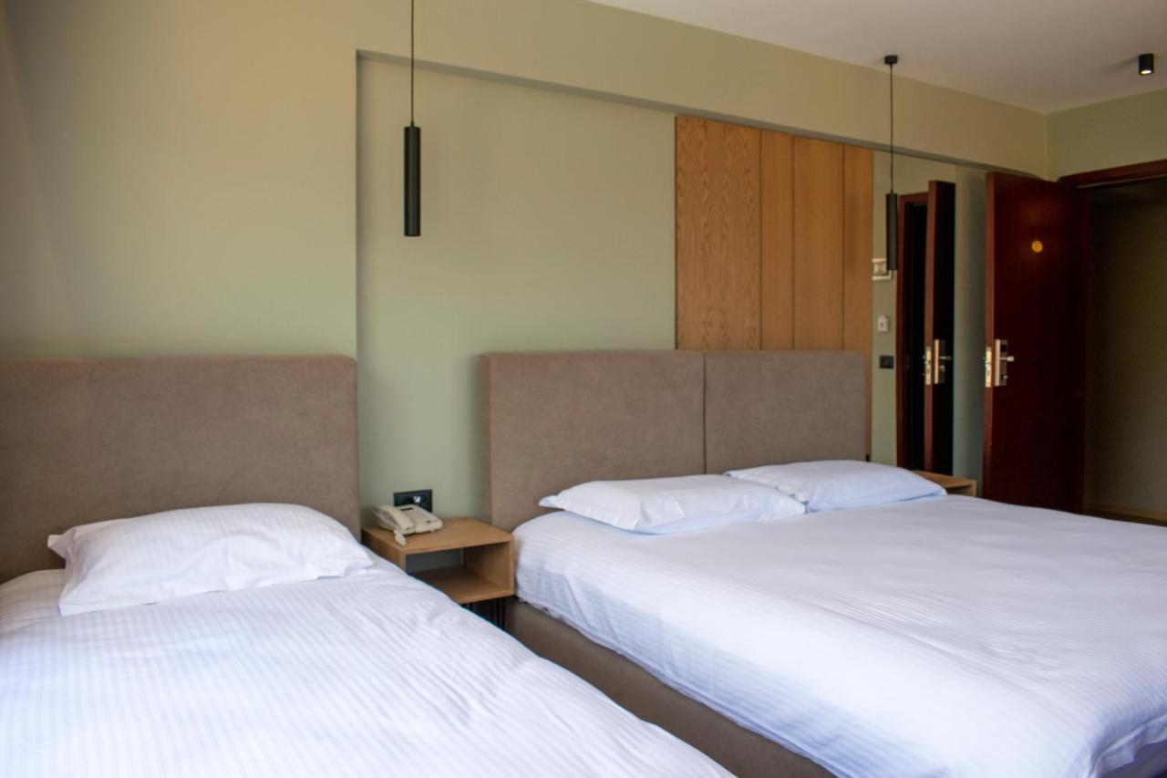 Bocca Hotel Korce Ngoại thất bức ảnh
