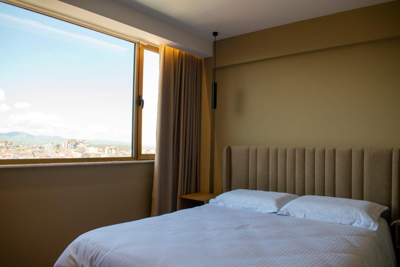 Bocca Hotel Korce Ngoại thất bức ảnh