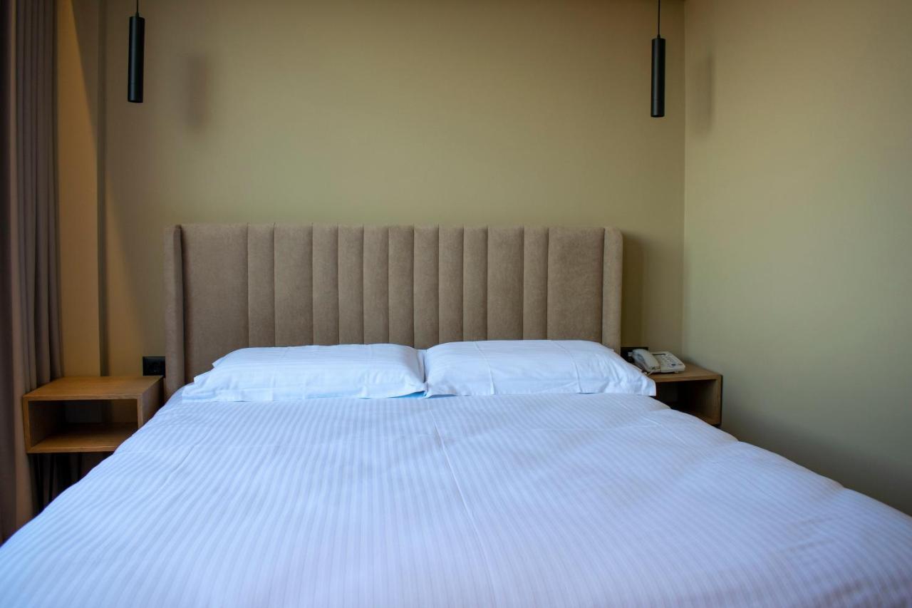 Bocca Hotel Korce Ngoại thất bức ảnh