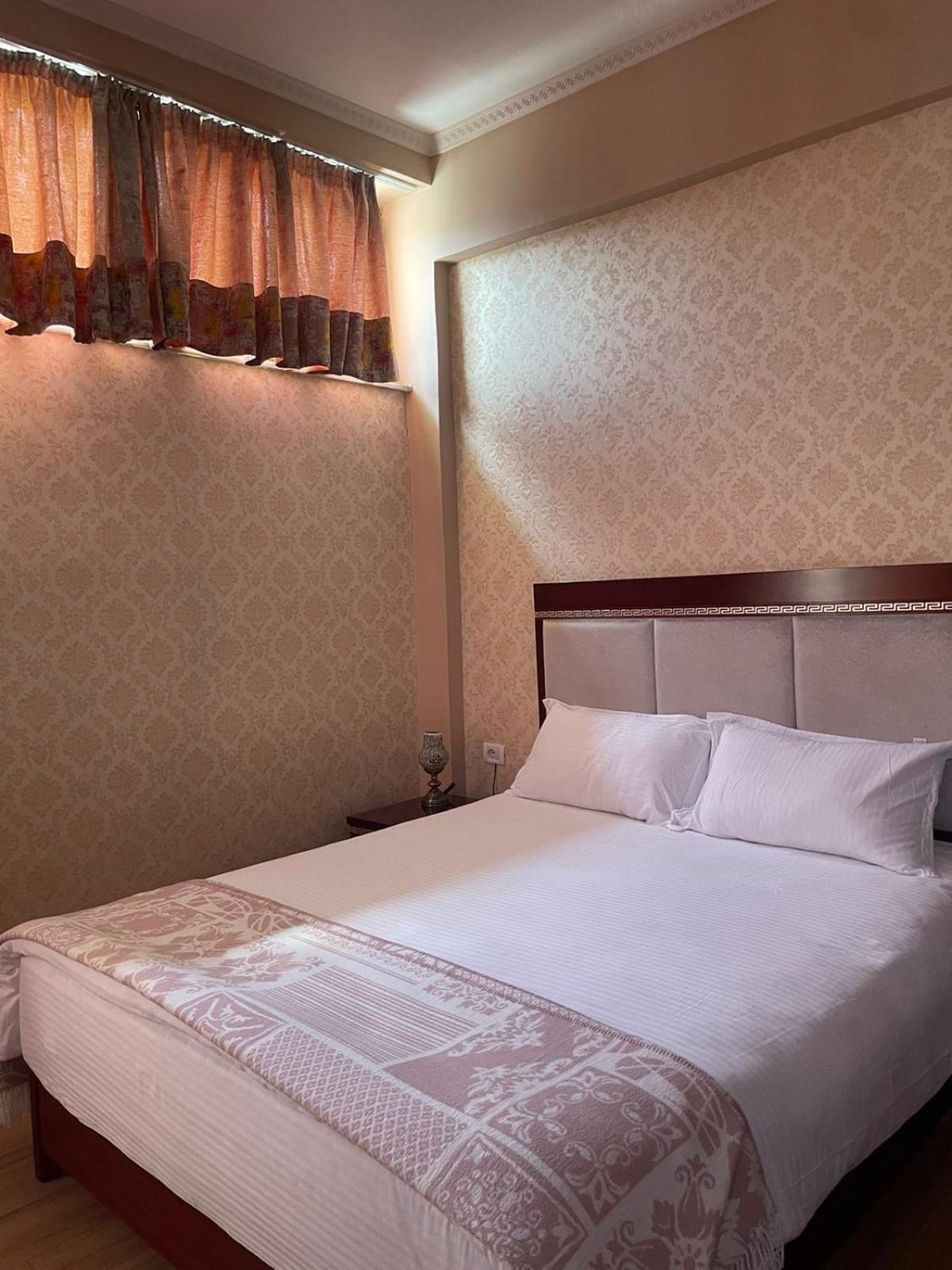 Bocca Hotel Korce Ngoại thất bức ảnh
