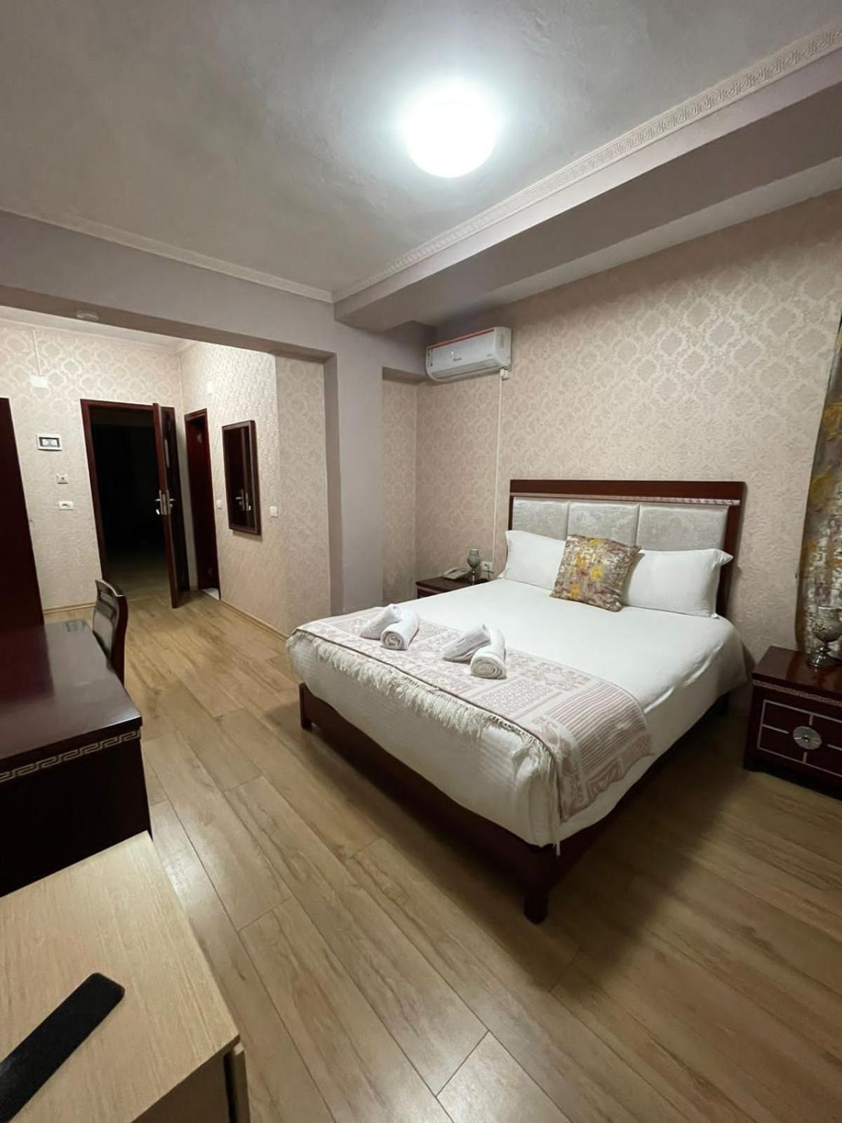 Bocca Hotel Korce Ngoại thất bức ảnh